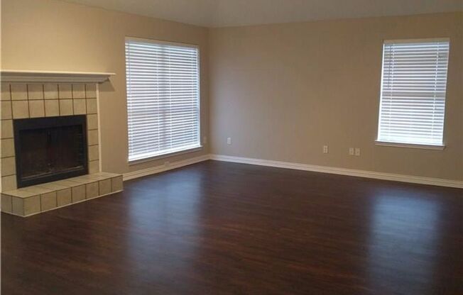 Great House in Glenbrook Meadows!!