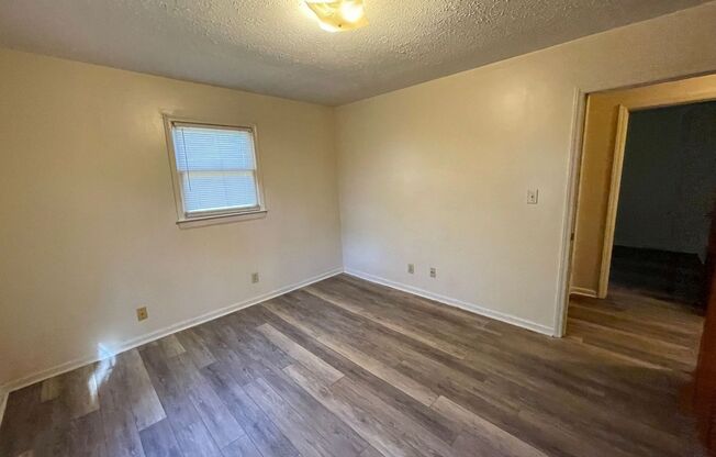 2 beds, 1 bath, 800 sqft, $795, Unit 1127 Bridges Street Unit A