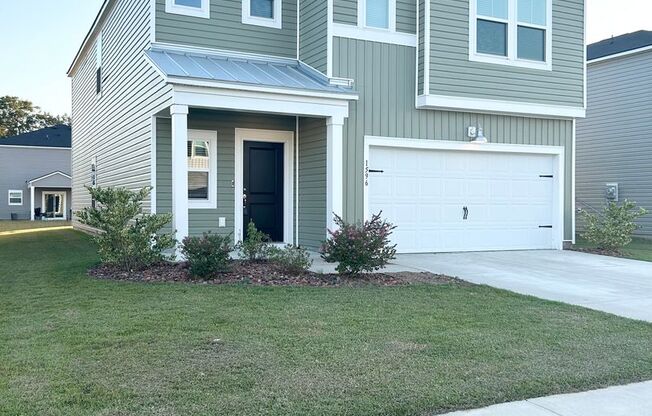 BEAUTIFUL 6 bedroom / 3 bath home located in Socastee!