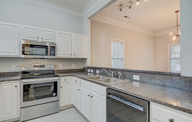 Live off Central Ave. in END UNIT 2 bed/2.5 bath Townhome (NO CARPET!)