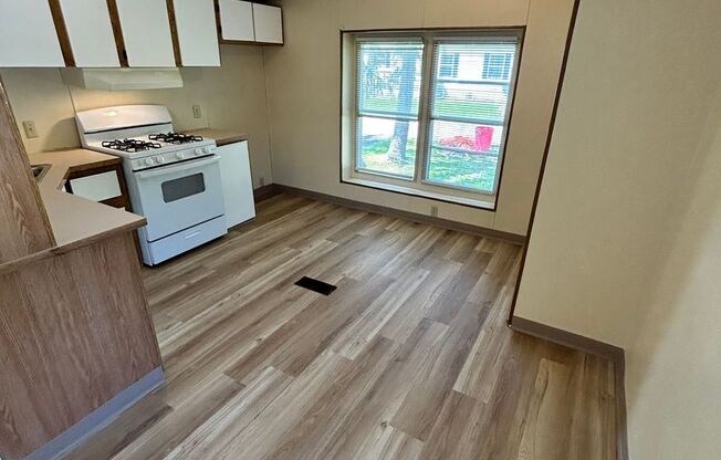 2 beds, 2 baths, 980 sqft, $995