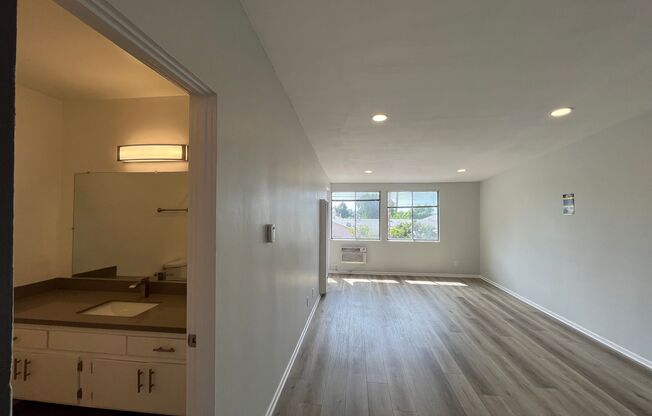 Studio, 1 bath, 615 sqft, $1,748, Unit 234