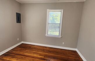 3 beds, 1 bath, $895