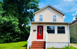 Cozy 3 Bedroom 1.5 Bath Two-Story Home located in the Fairmount Park in Norfolk!