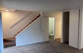 2 beds, 1.5 baths, 920 sqft, $1,595, Unit 42