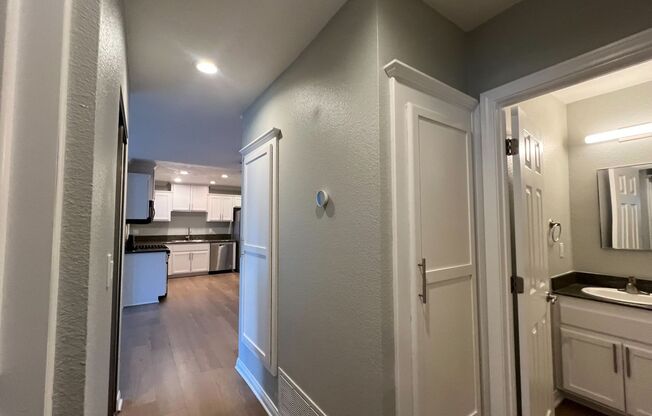 2 beds, 1.5 baths, 900 sqft, $2,925, Unit E10