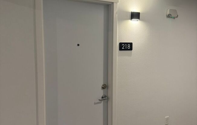 1 bed, 1 bath, 740 sqft, $1,115, Unit 218