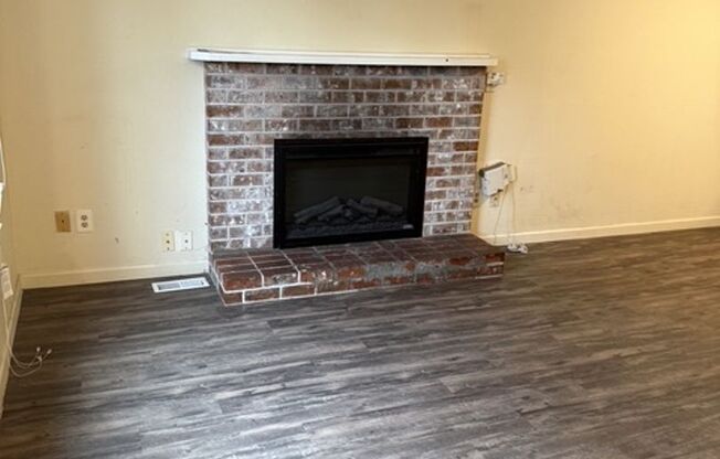 2 beds, 1 bath, 746 sqft, $1,795, Unit 21644