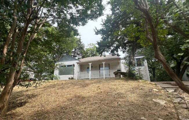 314 W CLARENDON DR