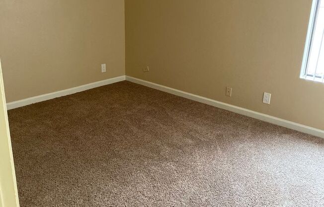 1 bed, 1 bath, 760 sqft, $1,270
