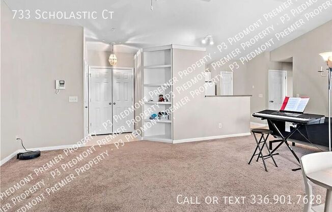 733 SCHOLASTIC CT