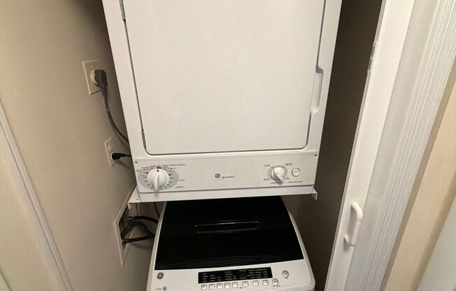 1 bed, 1 bath, 745 sqft, $1,660, Unit 14202 #203