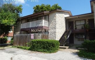 8905 PARKFIELD