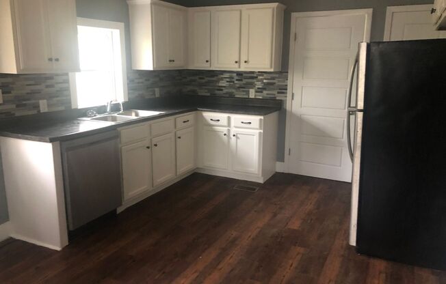 Cute 3 bedroom house in quiet neighborhood!