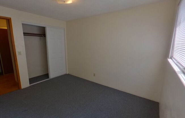 2 beds, 1 bath, $1,295, Unit 7