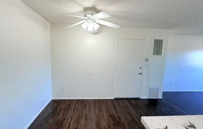 1 bed, 1 bath, 713 sqft, $2,075, Unit A122