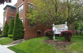2528 N. Maryland Ave. (The Versailles)