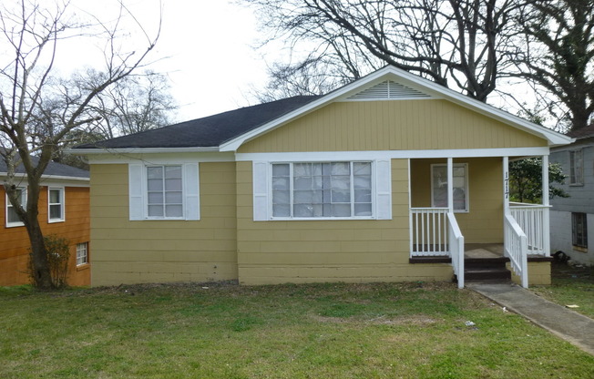 3 beds, 1 bath, $1,100