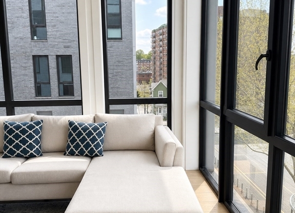 2 beds, 2 baths, 1,089 sqft, $4,500, Unit 501