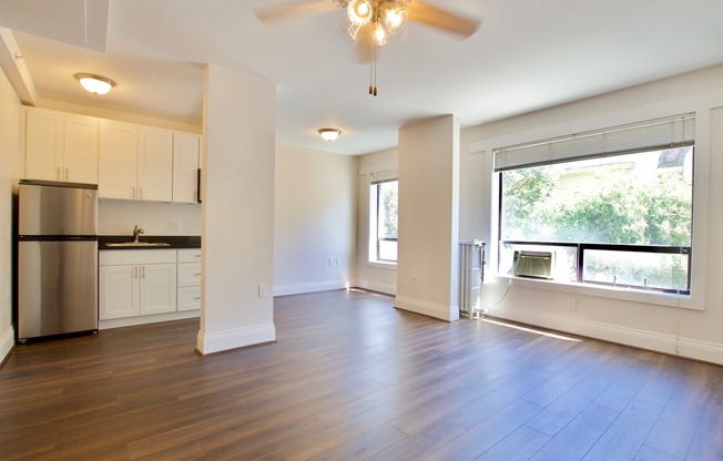 Studio, 1 bath, 527 sqft, $1,425, Unit 0206