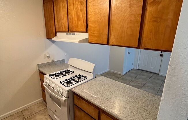 2 beds, 1 bath, 710 sqft, $1,125, Unit 7