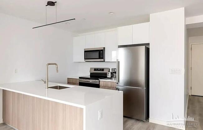 1 bed, 1 bath, $3,900, Unit 546