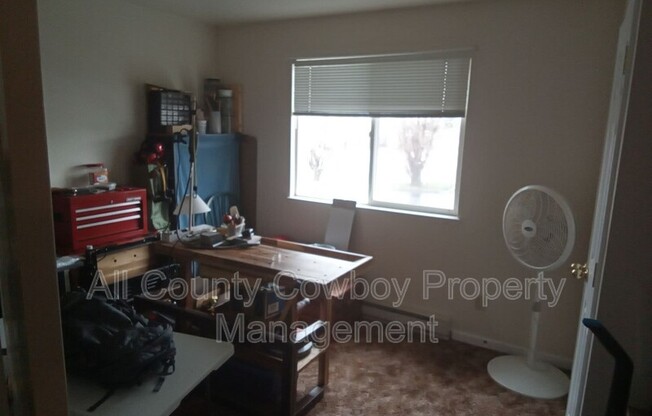 1657 N 5 ST