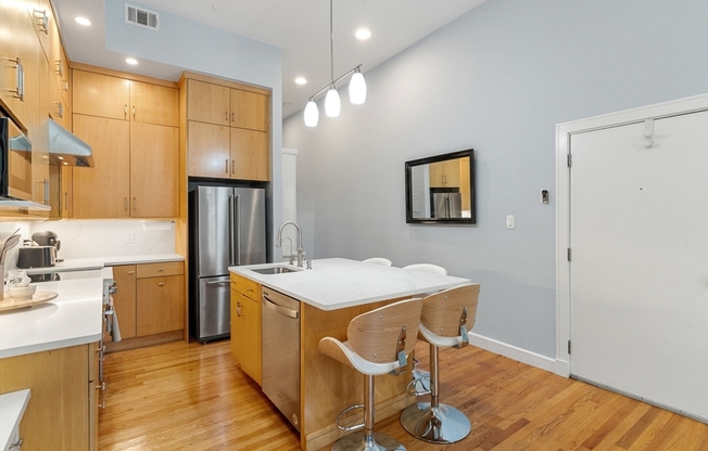758 TREMONT