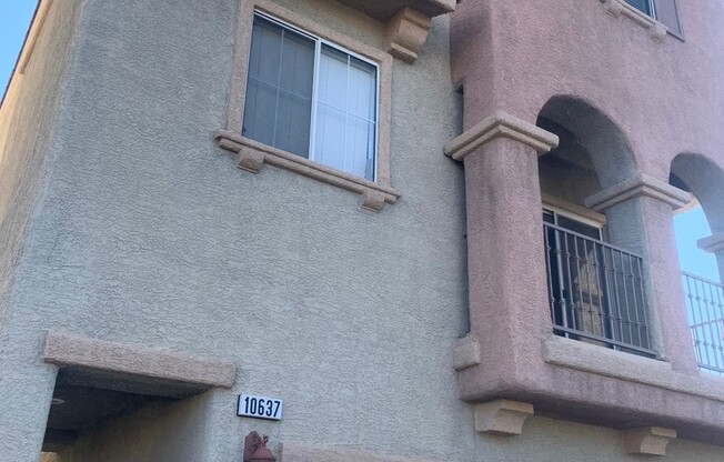 3 BEDROOM, 3 BATH ,HOME 2 YR LEASE