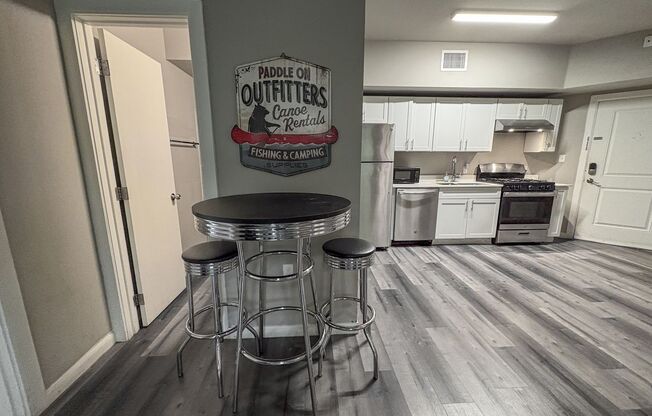 4 beds, 2 baths, $2,200, Unit 4/2