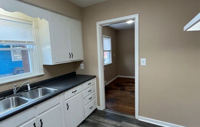 2 beds, 1 bath, $1,050