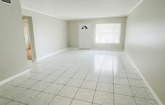 RENT NOW AND RECEIVE THE REST OF SEPTEMBER FREE!!! Charming 3 Bed 2 Bath Condo for Rent in Altamonte Springs!