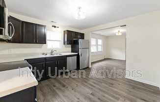 1306 WOODLAWN AVE