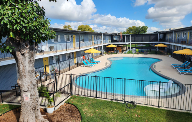 123 E RAMPART