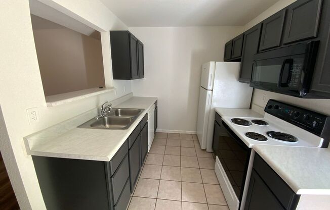 4 Bedroom Duplex newly remodeled