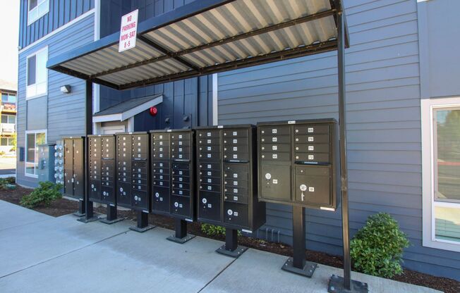 Modern Apartment Complex Near Keizer Station ~ Creek’s Edge