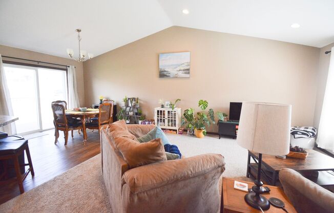 Beautiful and Spacious 4 Bedroom 3 Bath Available For Rent!