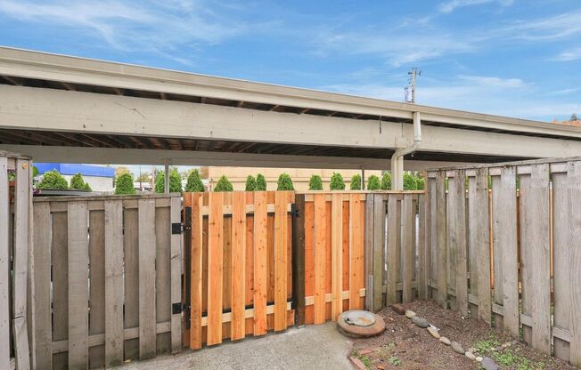 2 beds, 1.5 baths, 900 sqft, $1,645, Unit 6515