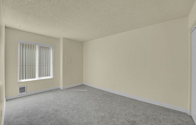 2 beds, 1 bath, 900 sqft, $1,500, Unit 760-72