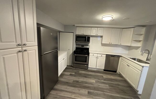 2 beds, 1 bath, 719 sqft, $2,645, Unit 835-GA