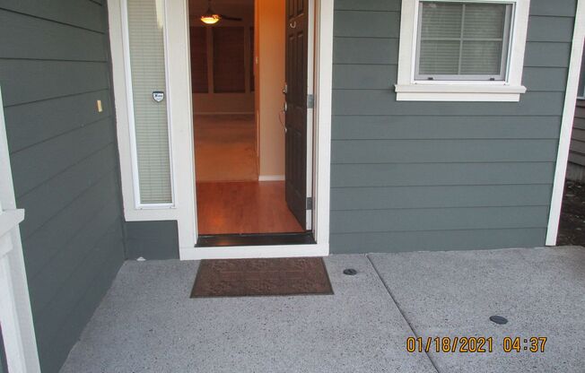 4 Br 2.5 bth + Loft! Large Rooms, 2 car- garage, Neighborhood Park ! Fenced backyard