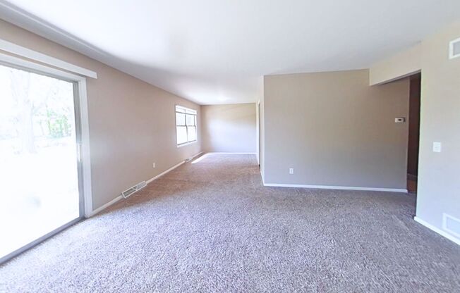 3 beds, 2 baths, 1,300 sqft, $2,505, Unit 3208-2
