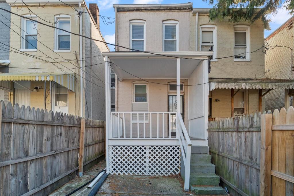 2214 RUSKIN AVE