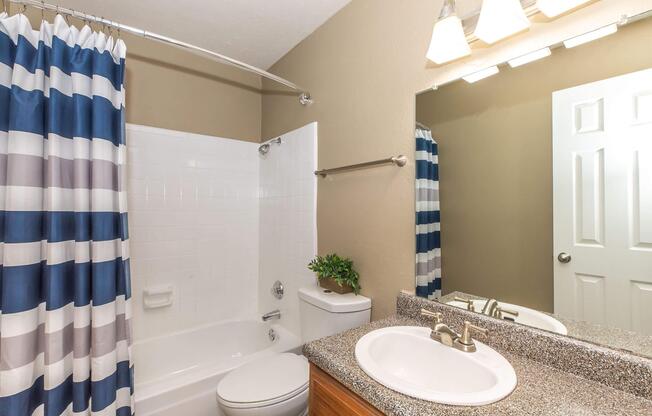 2 beds, 2 baths, 975 sqft, $1,330
