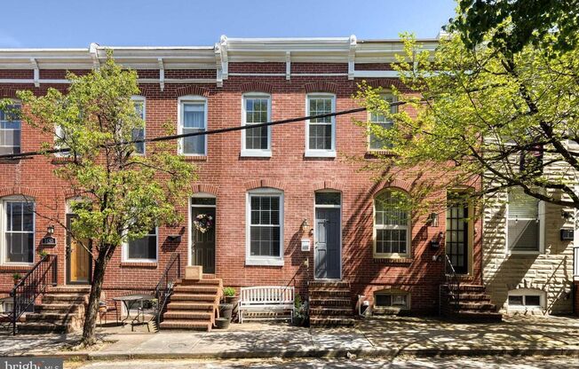 Live in one of the HOTTEST neighborhoods in Baltimore in this 2bd 2.5bth home!