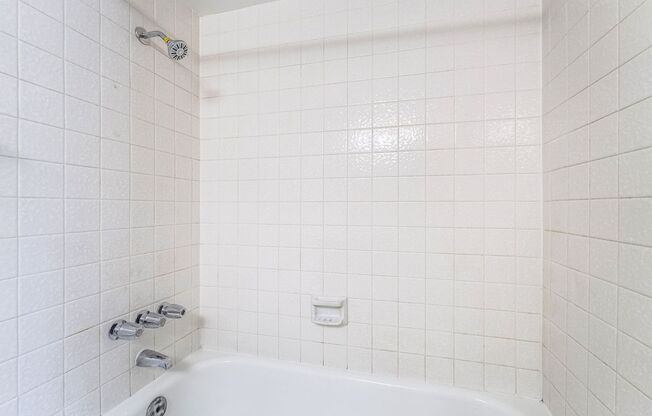 2 beds, 2 baths, 892 sqft, $1,150, Unit 1