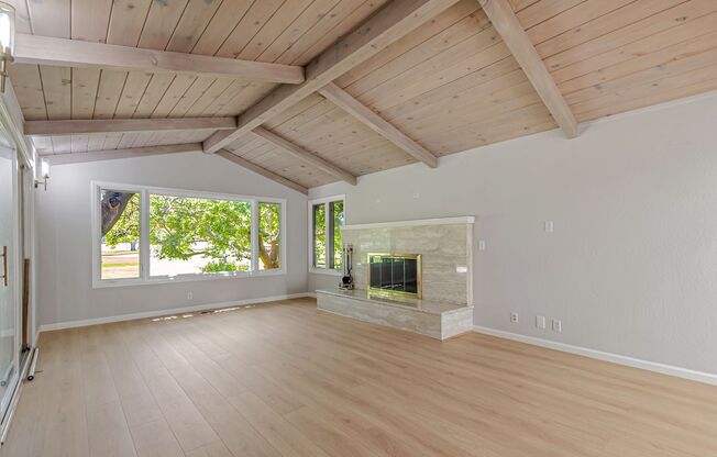 Beautiful 4 Bedroom Home on Almaden Country Club Golf Course