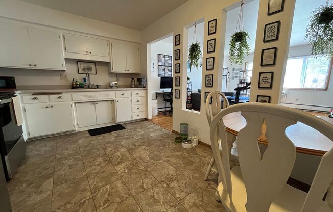 1 bed, 1 bath, $1,015, Unit 32
