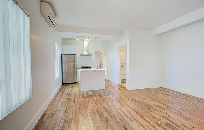 1 bed, 1 bath, 575 sqft, $2,350, Unit 04