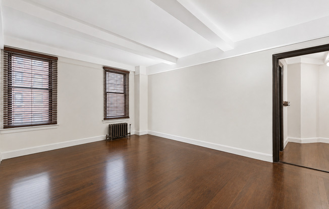 321 E 54 ST